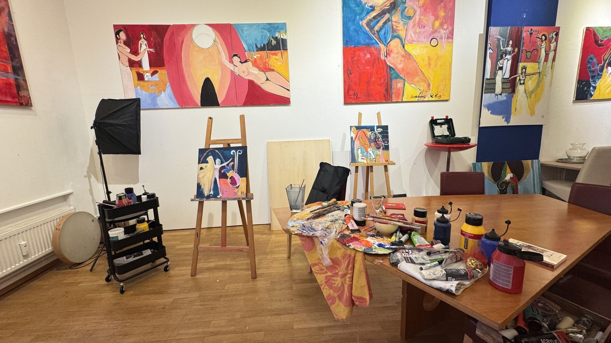 The studio of Susanne Rikus in Berlin — easels, pigments and works in progress